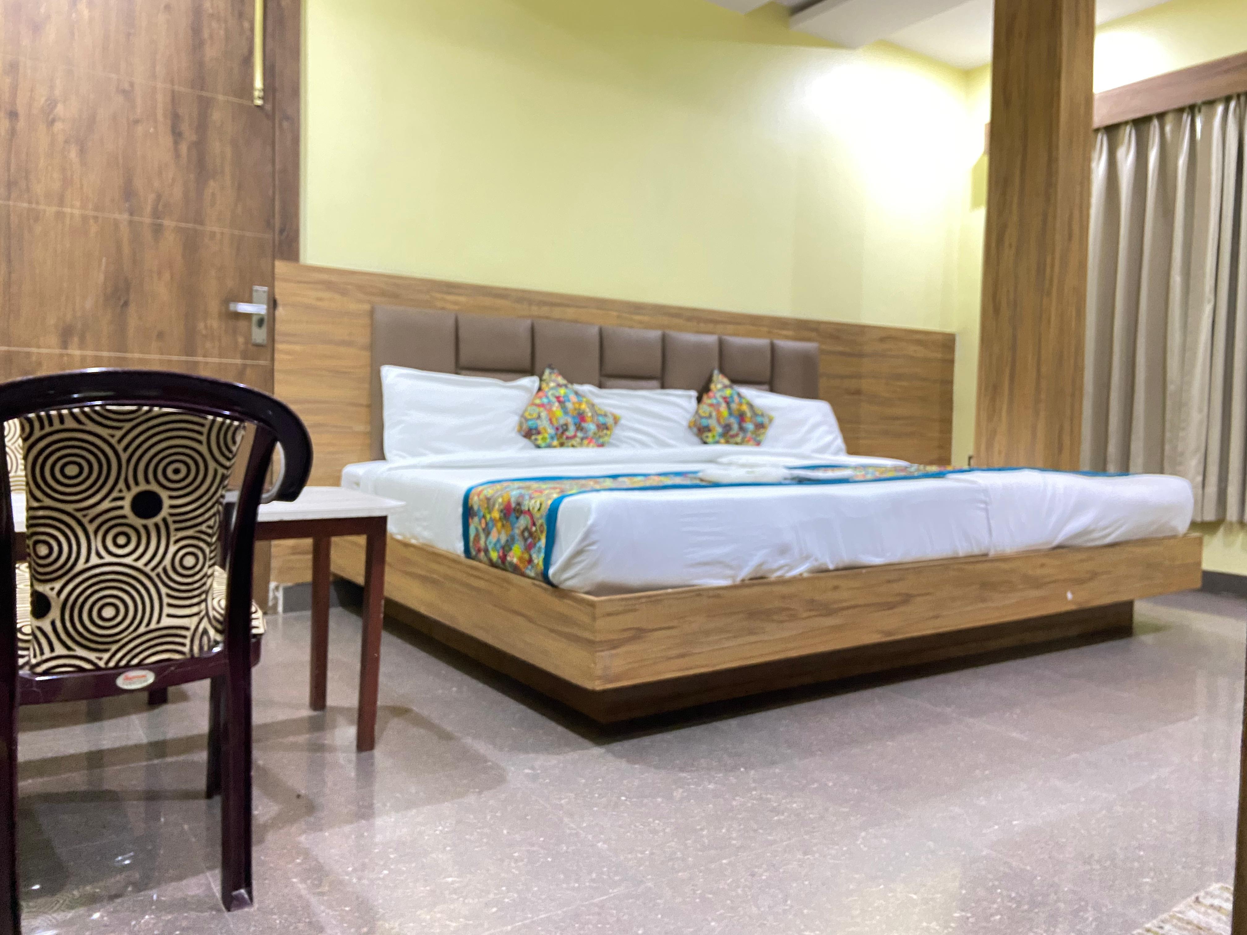Hotel Madhav Palace - Tap to explore photos