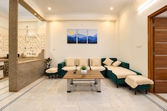 Kunj Stay, 3BHK Spacious Comfortable Stay with Terrace, Udaipur
