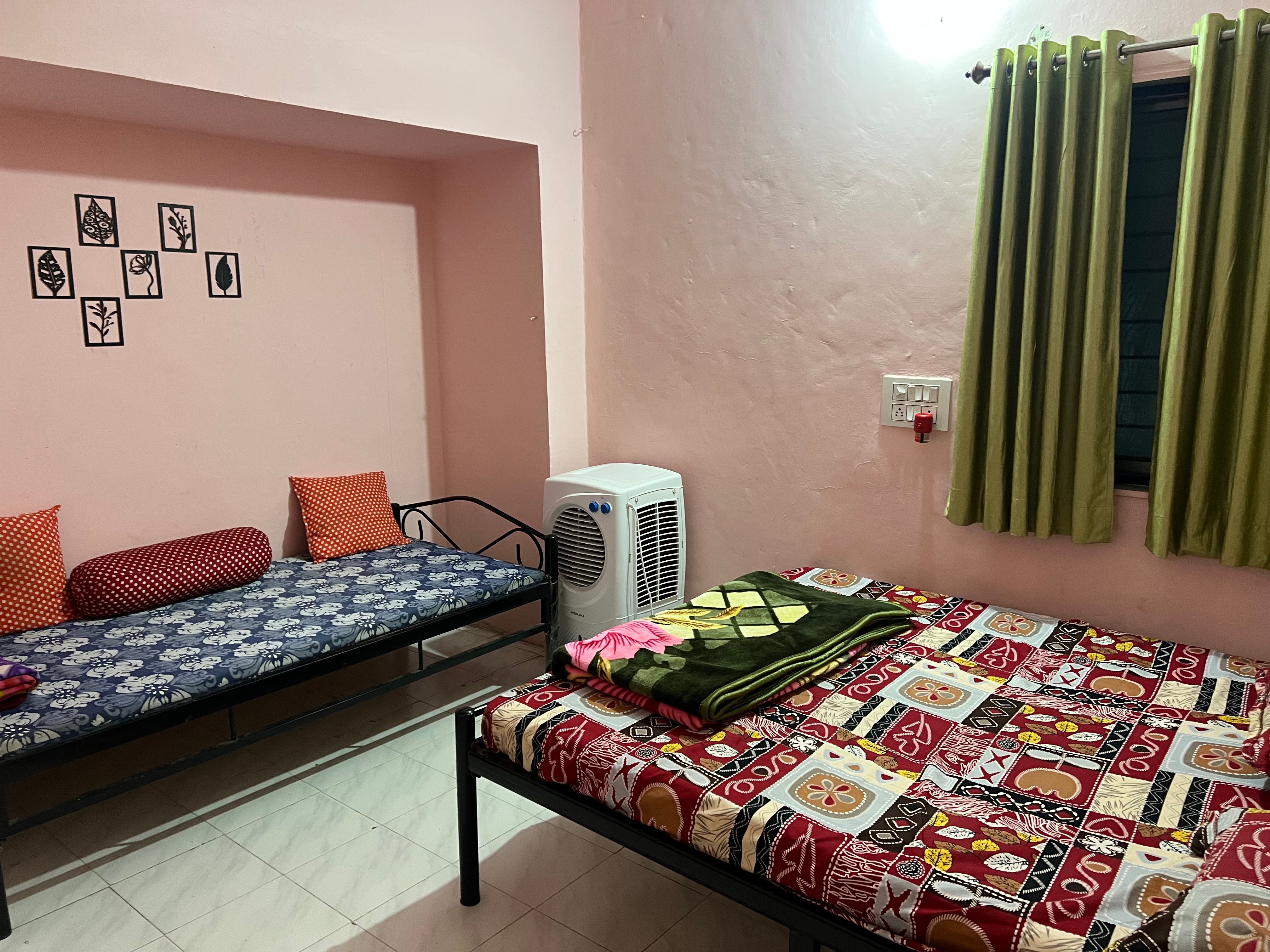 COZY STAY NEAR KOLHAPUR RAILWAY STATION