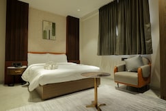 Hotel Aishwarya, Akkalkot