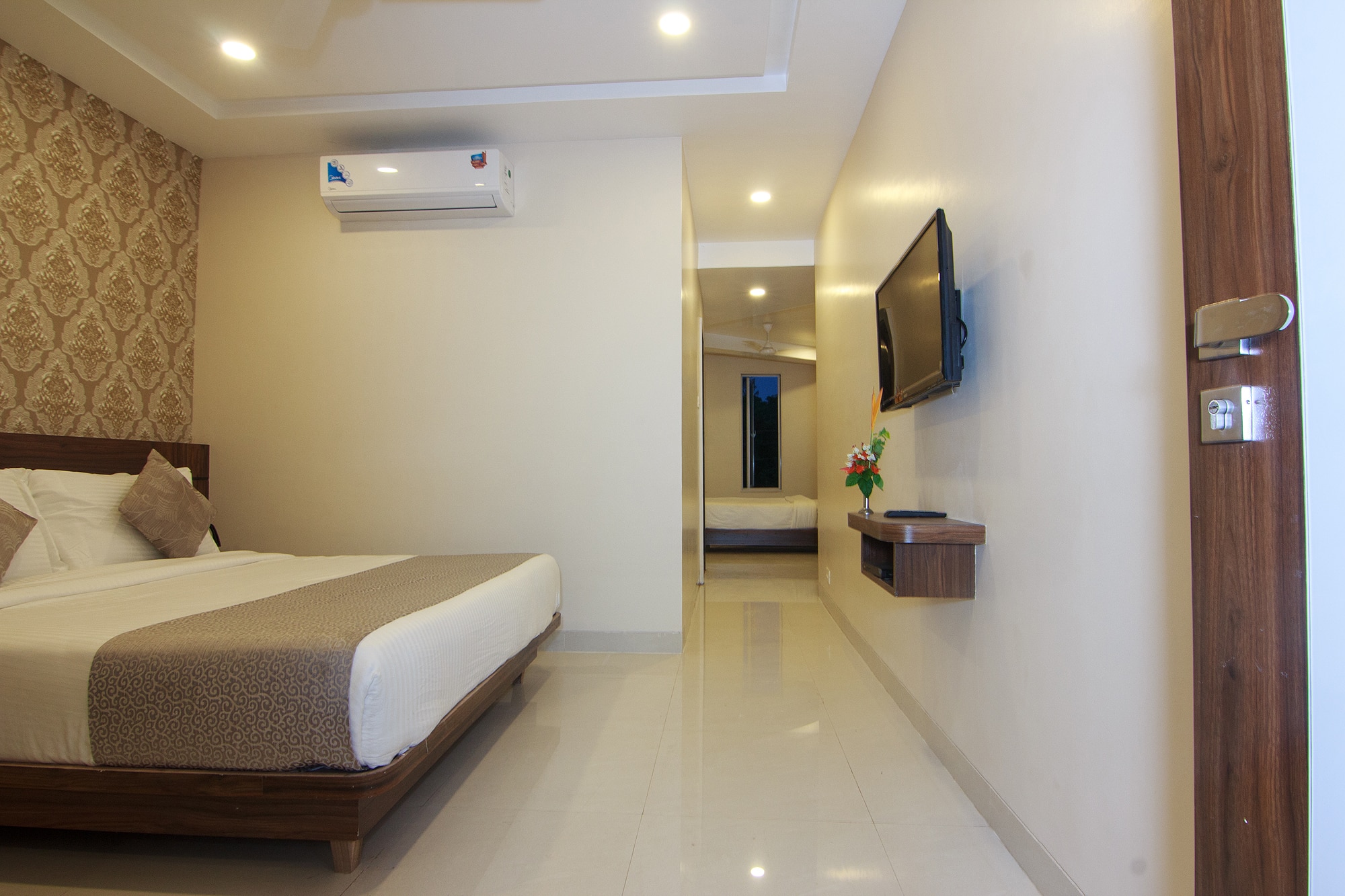 Strand Resort 5