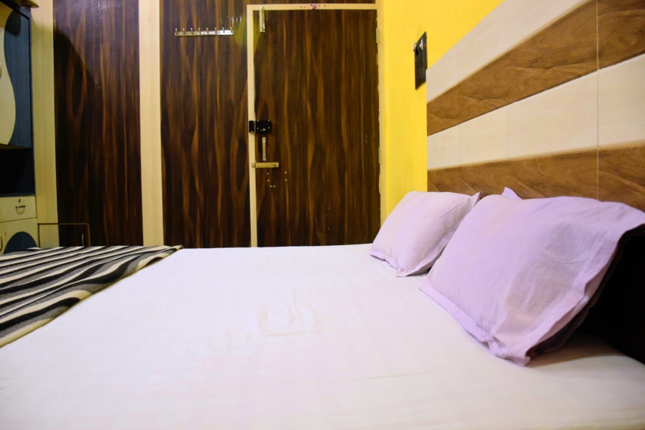 Hotel Apna - Tap to explore photos