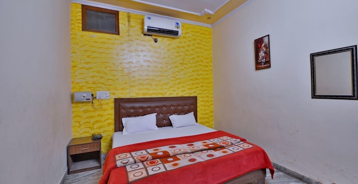 Hotel Lucky Plaza, Chandigarh Hotel Lucky Plaza, Chandigarh