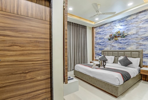 Townhouse The Grand White