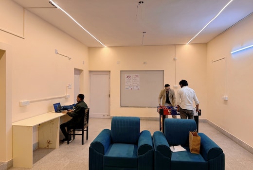 Huge Patliputra Colony Bungalow 3.5BHK | Breakfast