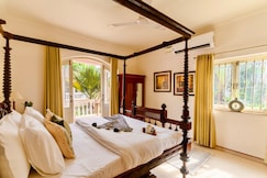 Stylish 2bhk w/ pool, Kitchen | 8 mins from beach by Savera Stays, Goa