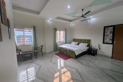 AC Budget Room near ISBT and Graphic era, Dehradun