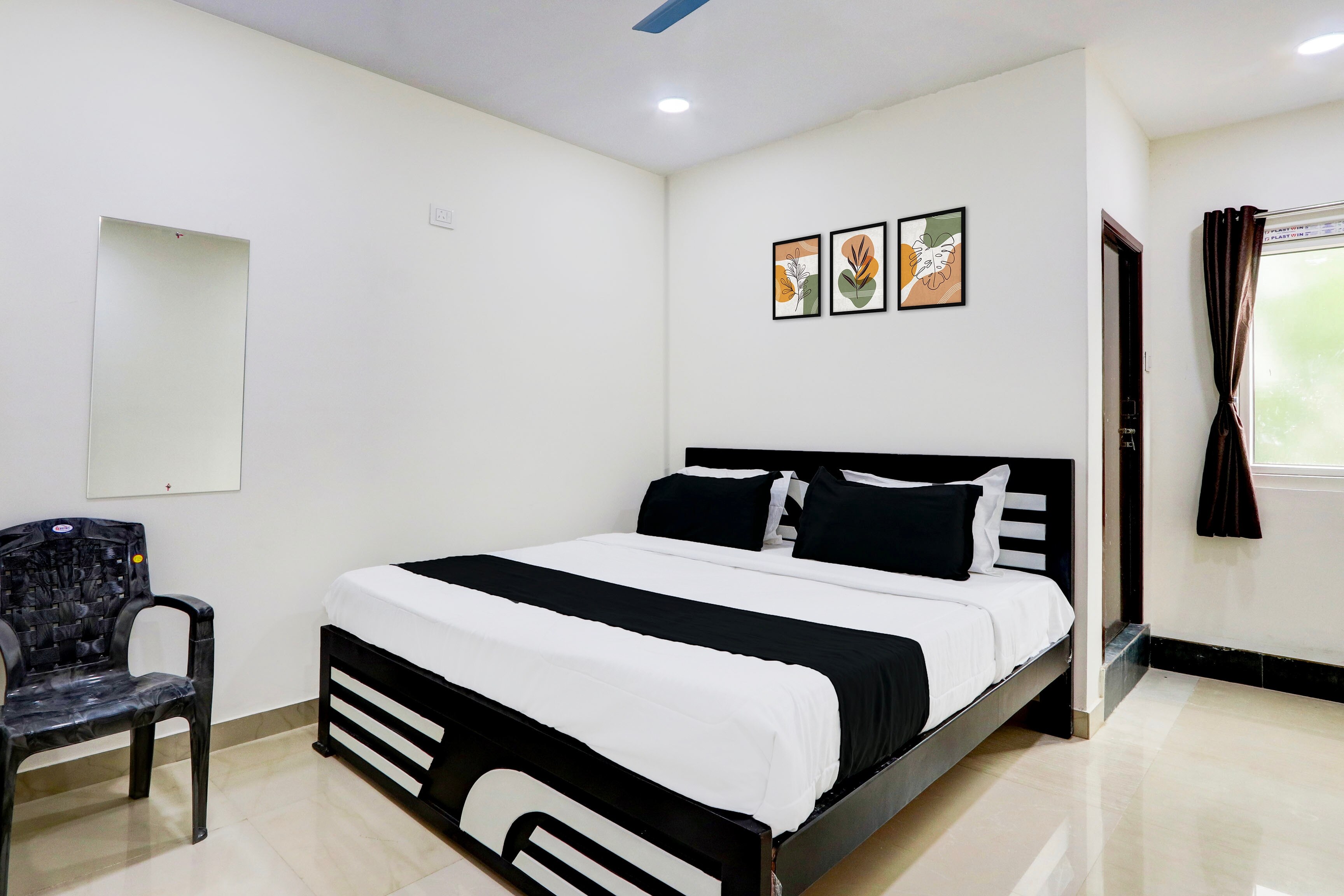 Hotel O VRR LUXURY HOTEL - Tap to explore photos