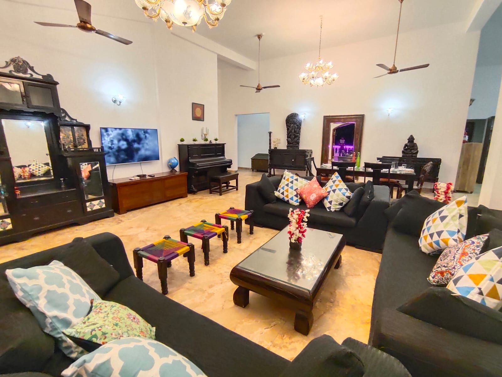 Luxurious 5BHK Pvt Pool Pet Friendly Calangute Villa - Tap to explore photos