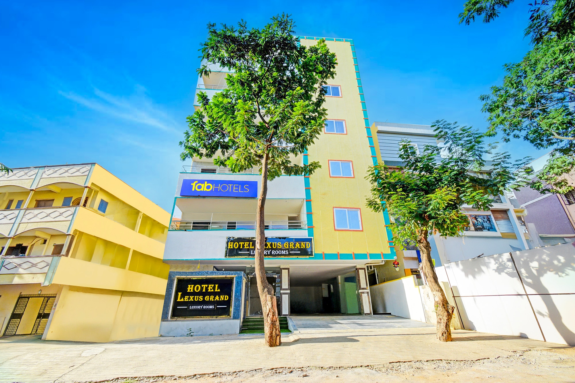 FabHotel Lexus Grand- Nr. GSM Mall, Miyapur - Tap to explore photos