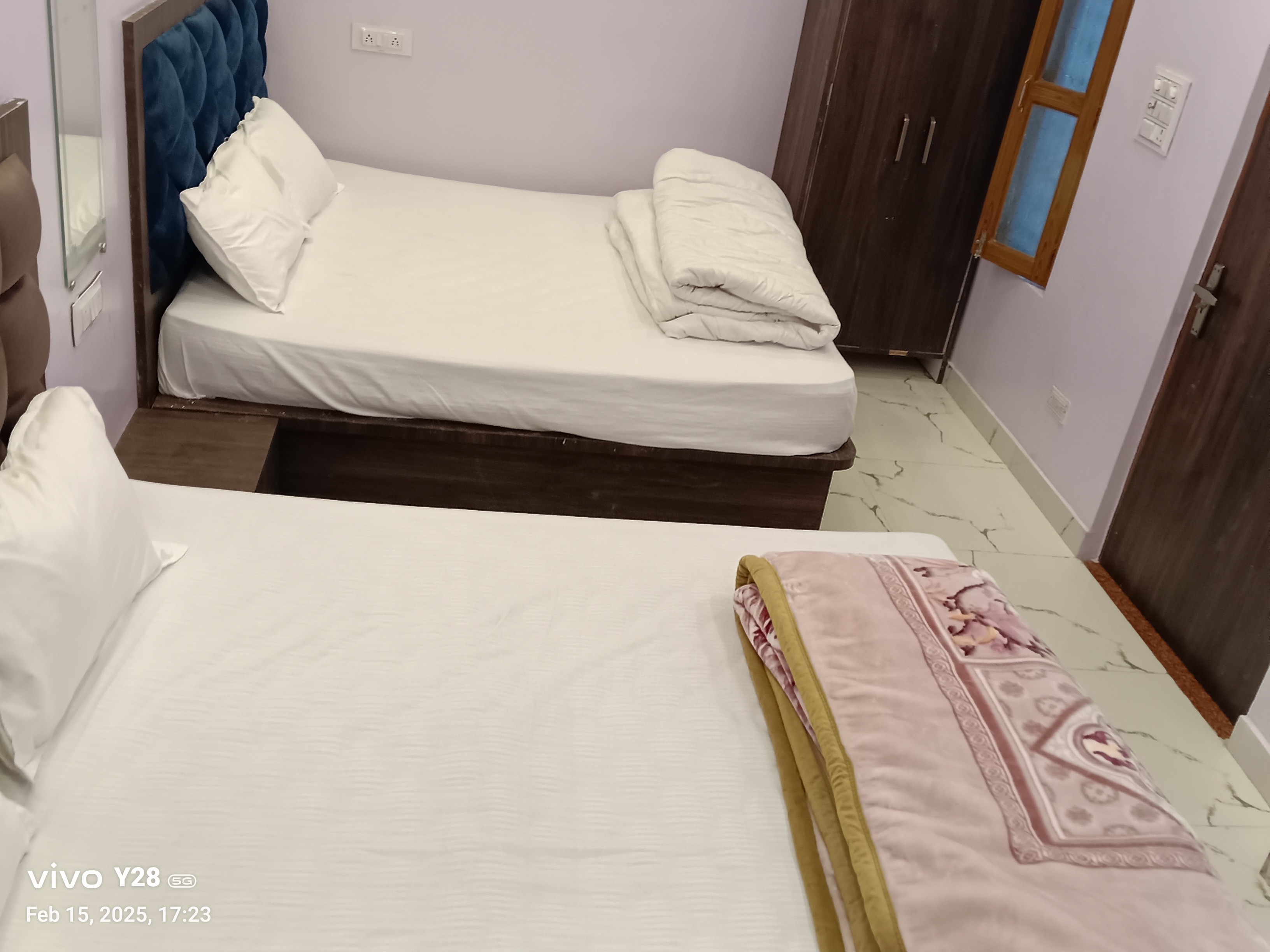 Ganpati Shri P. Guest House - Tap to explore photos