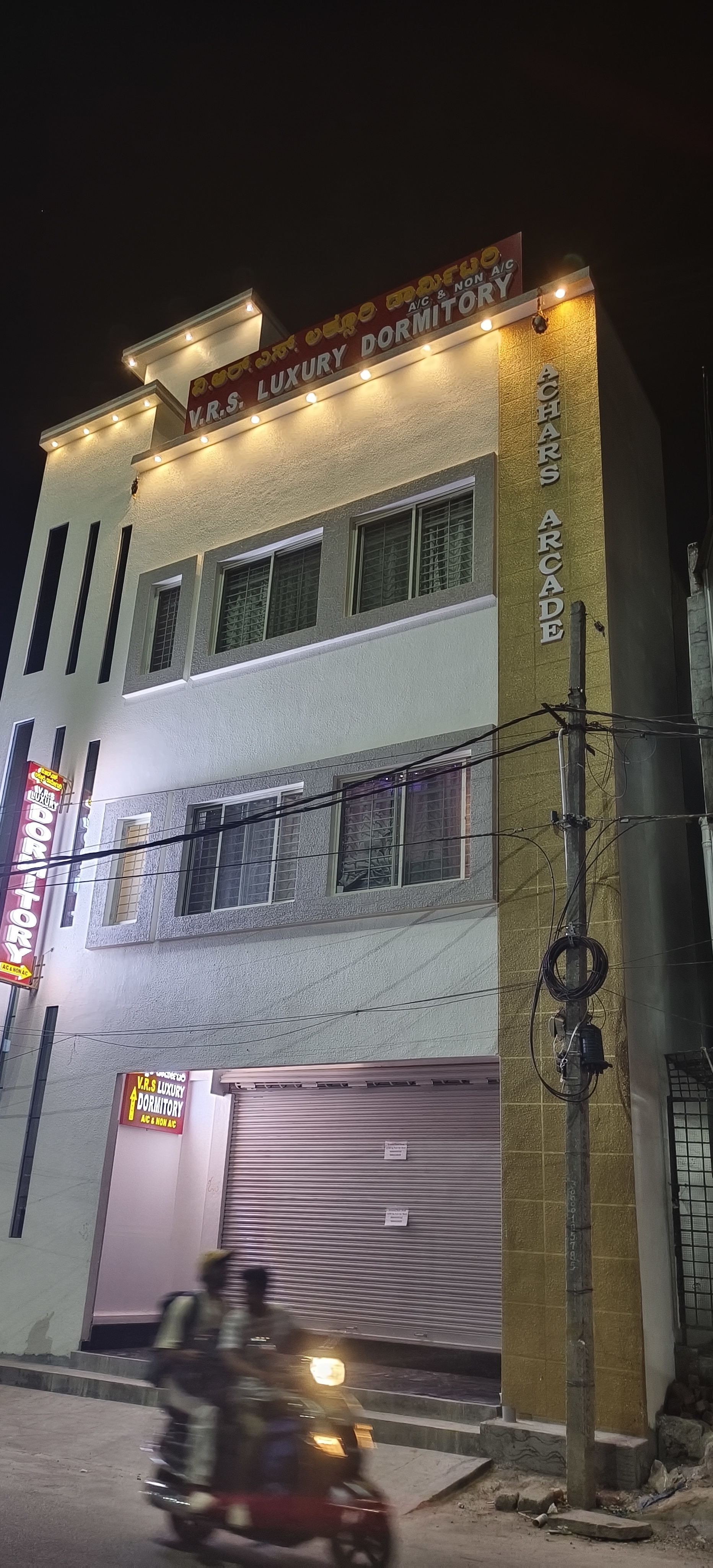 VRS Luxury AC/NON AC Dormitory - Tap to explore photos