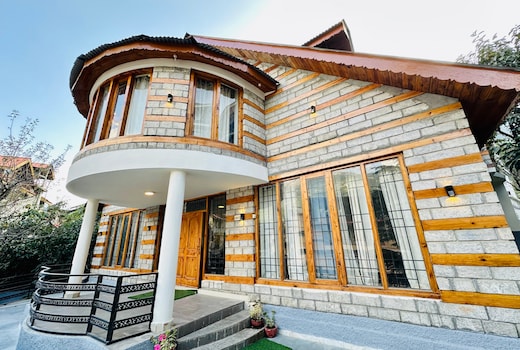 Shashwat Villa Retreat 3BR duplex cottage By Homeyhuts