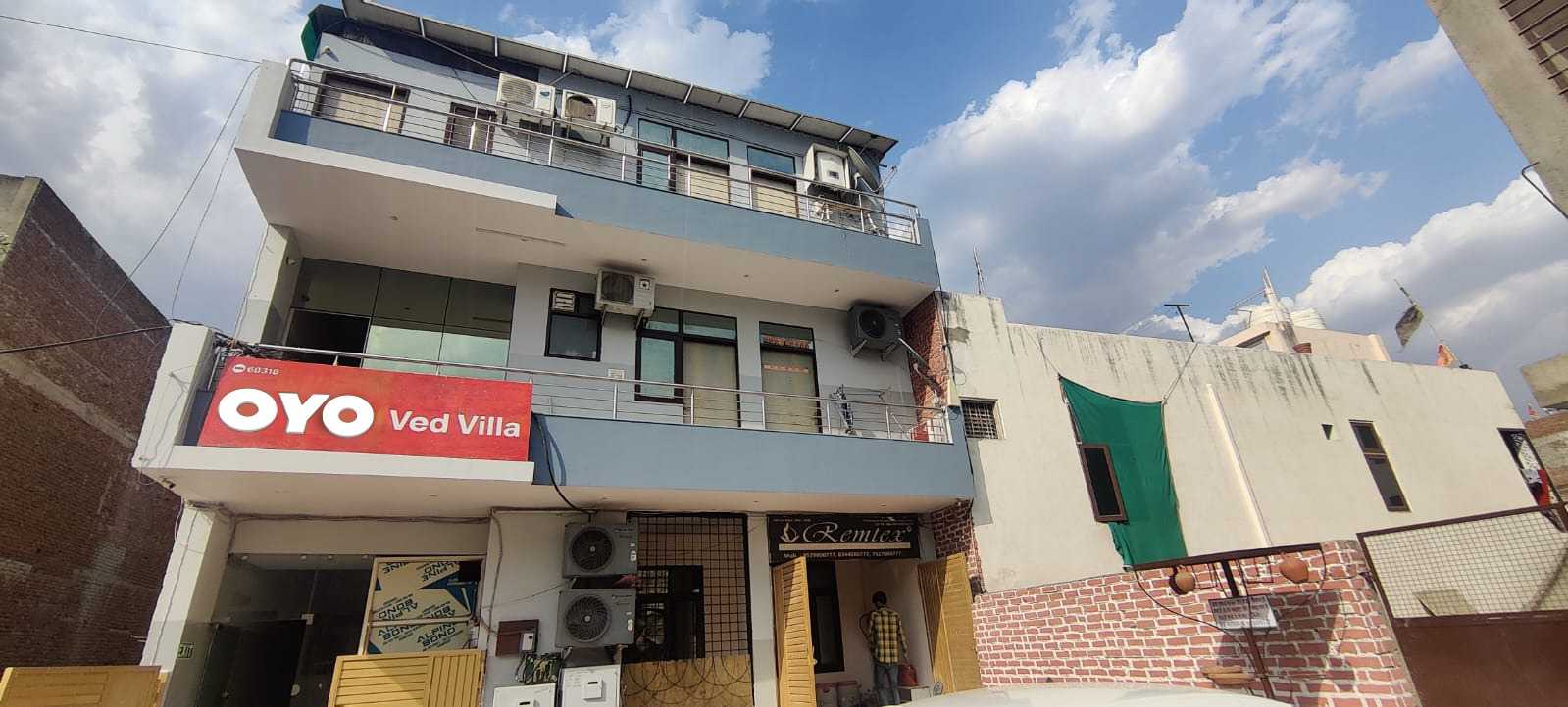 Hotel O Vivek Vihar Metro Station Formerly Ved Villas - Tap to explore photos