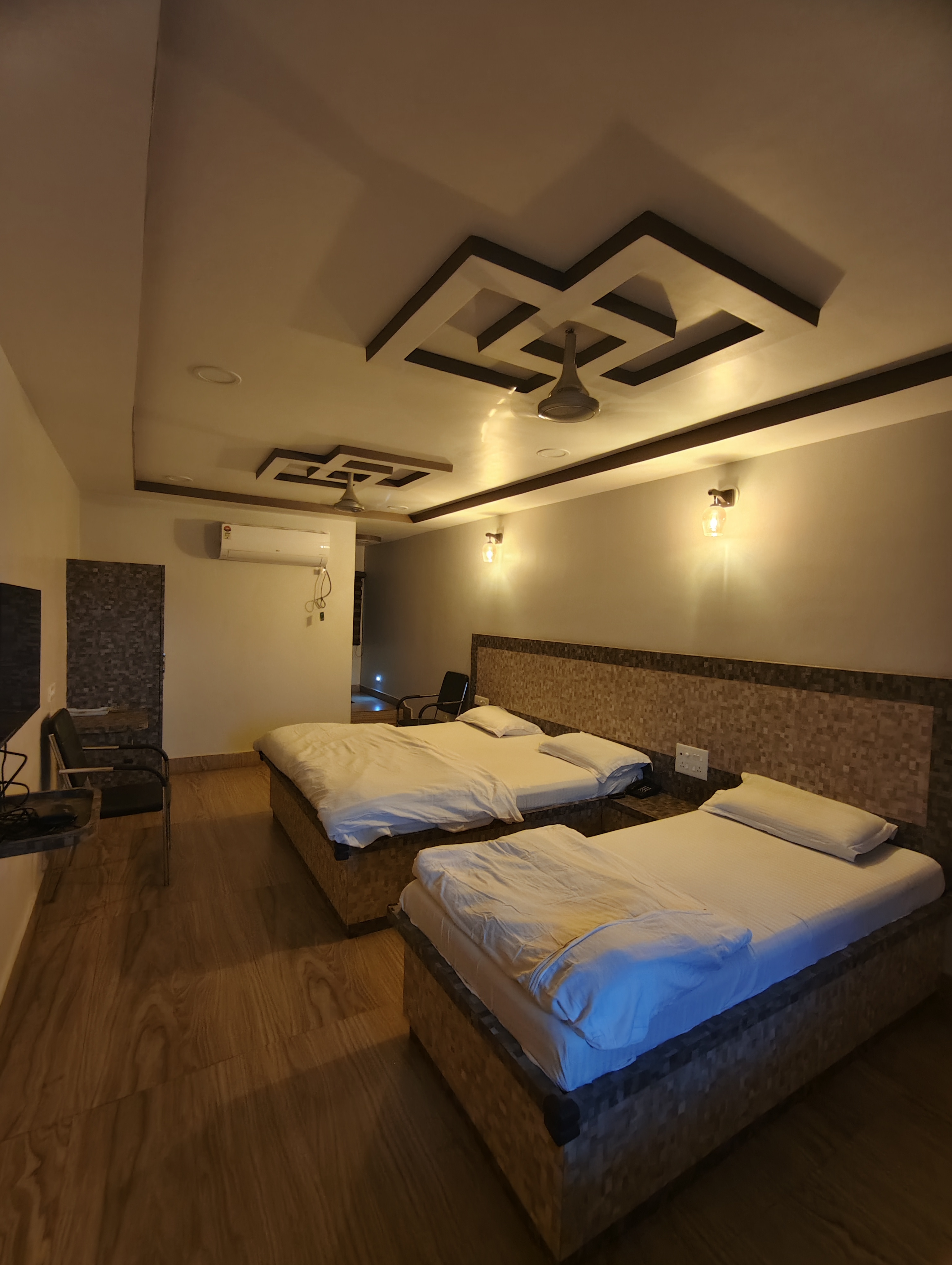 Hotel Sri Krishna - Tap to explore photos
