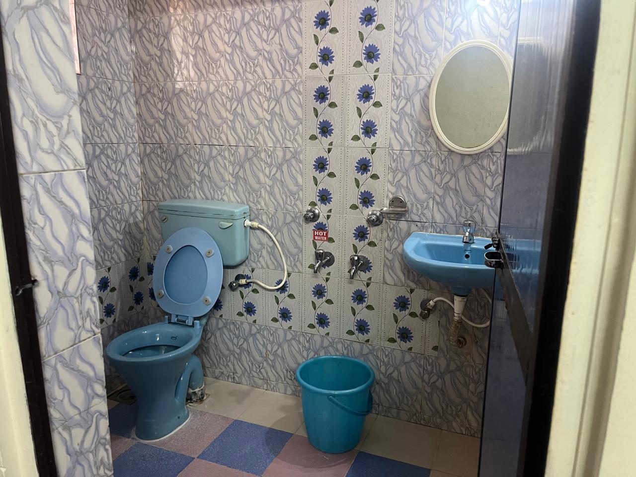 Milan Guest House - Tap to explore photos