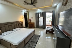 Lake view Condominium near Suraj Kund by Homeyhuts, Faridabad