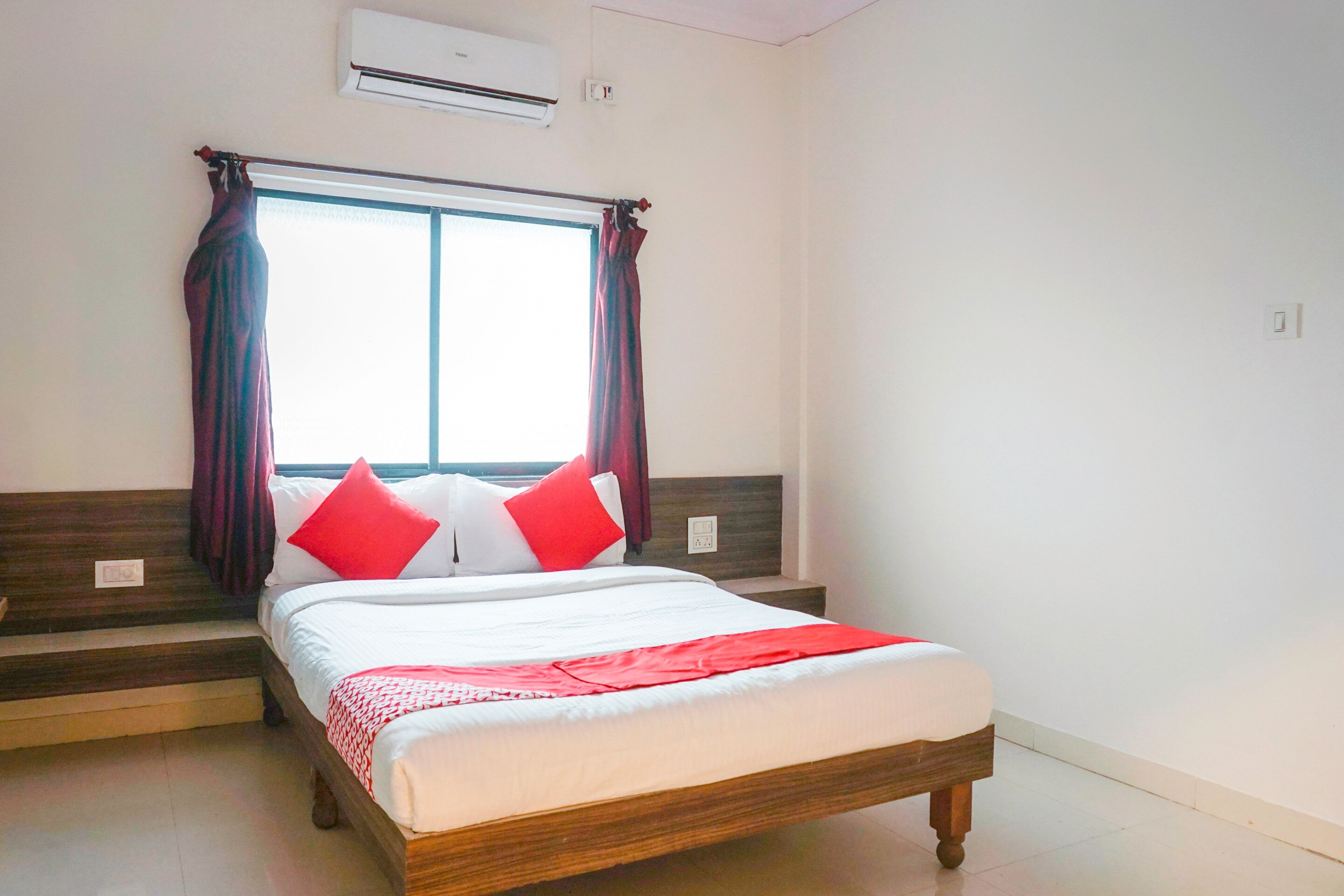 Hotel O Chaitanya - Tap to explore photos