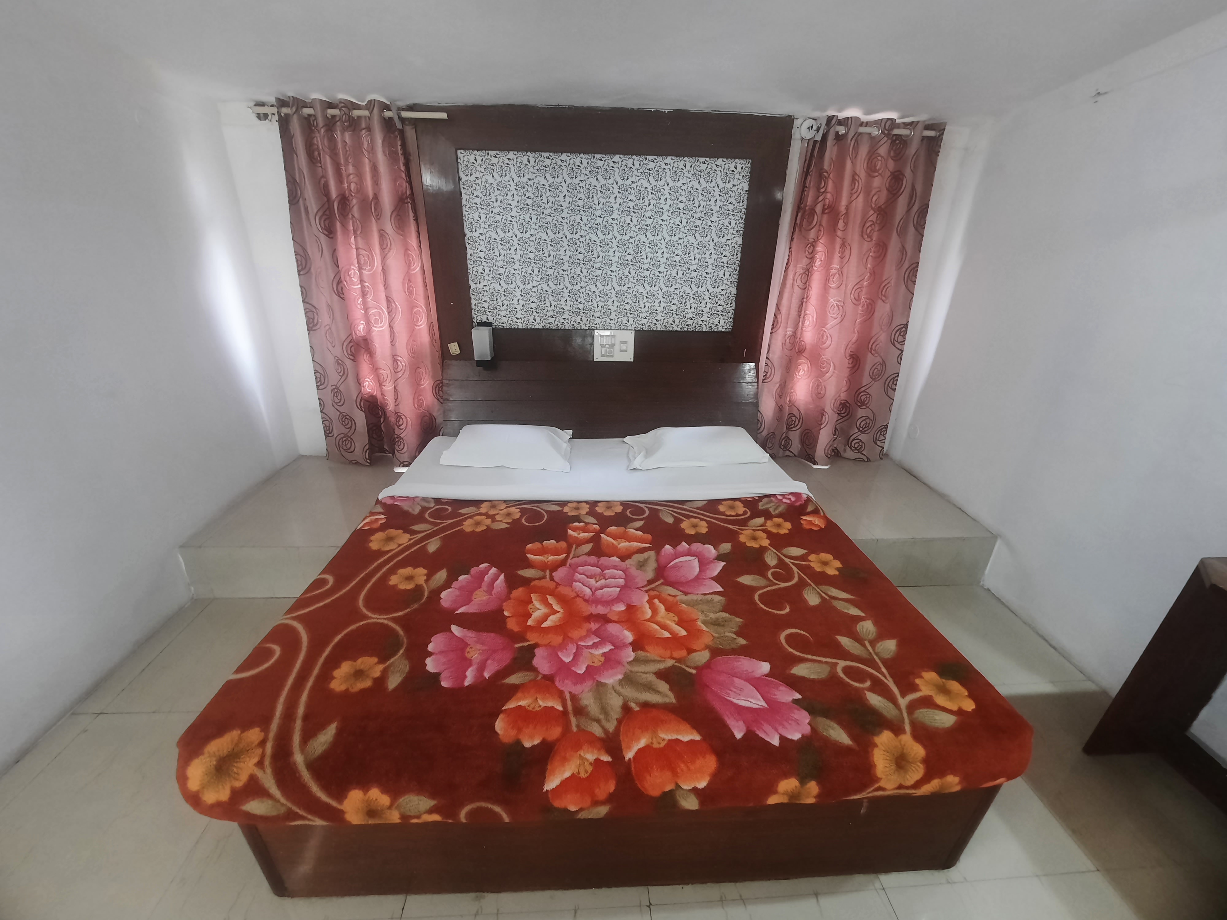 Amblee Holiday Resort - Tap to explore photos