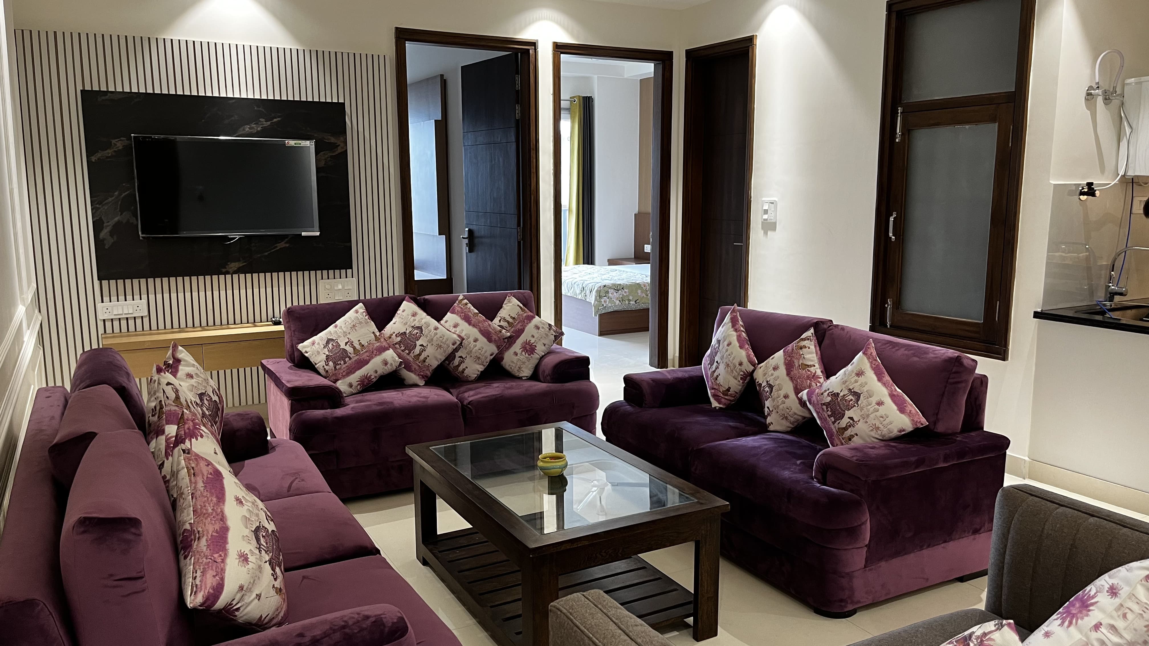 Shubham 3BHK Apartment near Ganges - Tap to explore photos