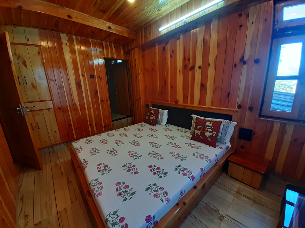 Arvina Homestay - Tap to explore photos