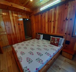 Deluxe Rooms