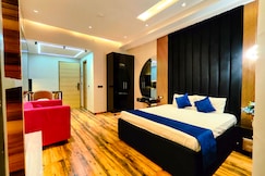 The Spotlight, Greater Noida