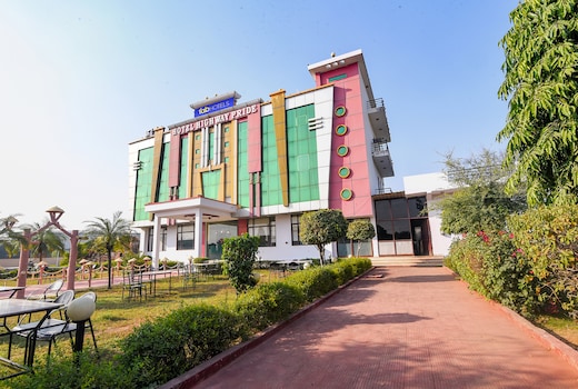 FabHotel Highway Pride