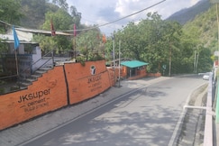 RUDRAKSHA STAYS, Kosya Kutauli