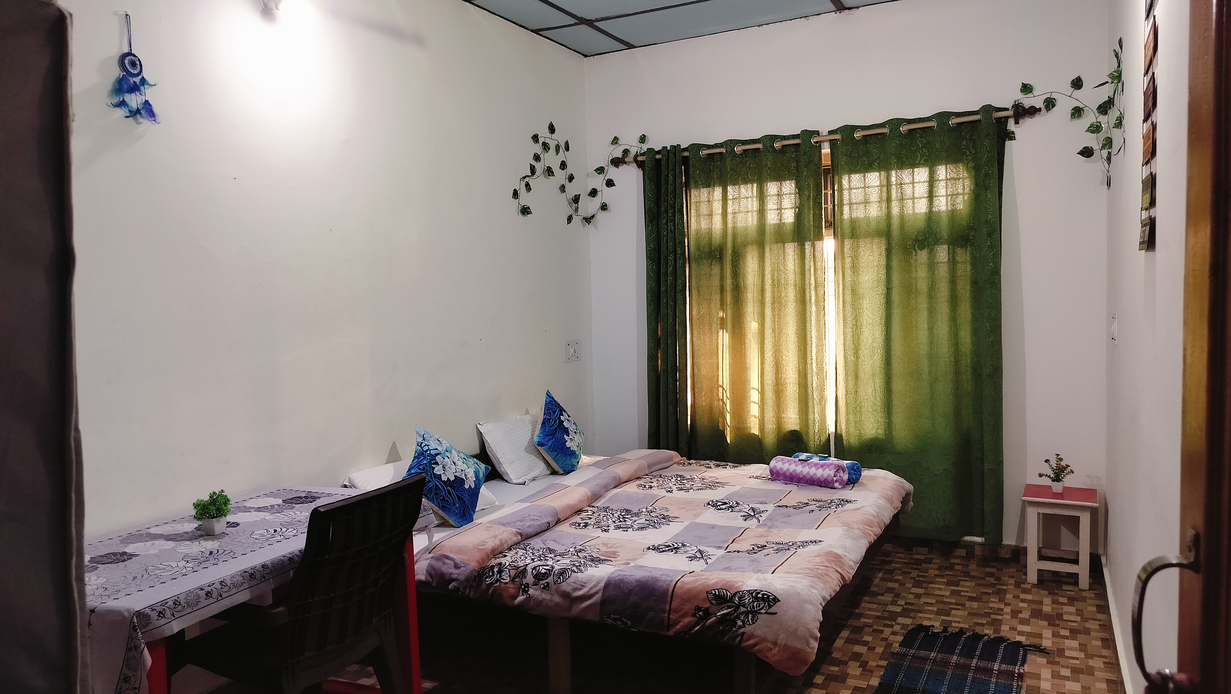 Vivek Homestay Bir - Tap to explore photos