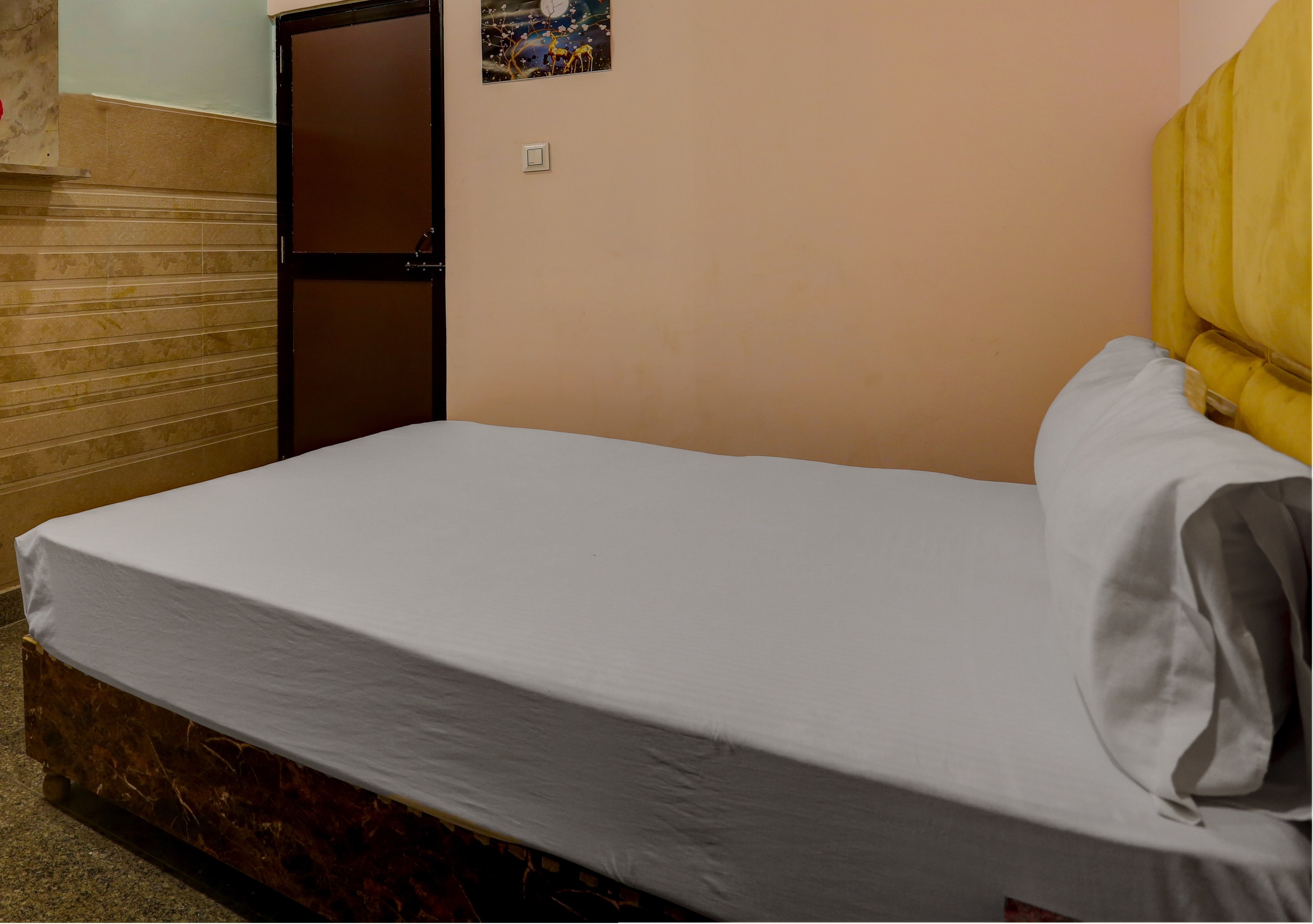 Hotel O Samrat - Tap to explore photos