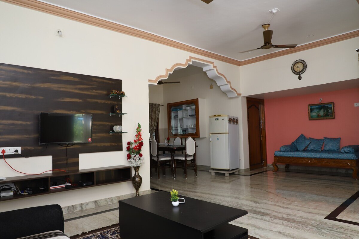 Divine home stay villa garden - Tap to explore photos
