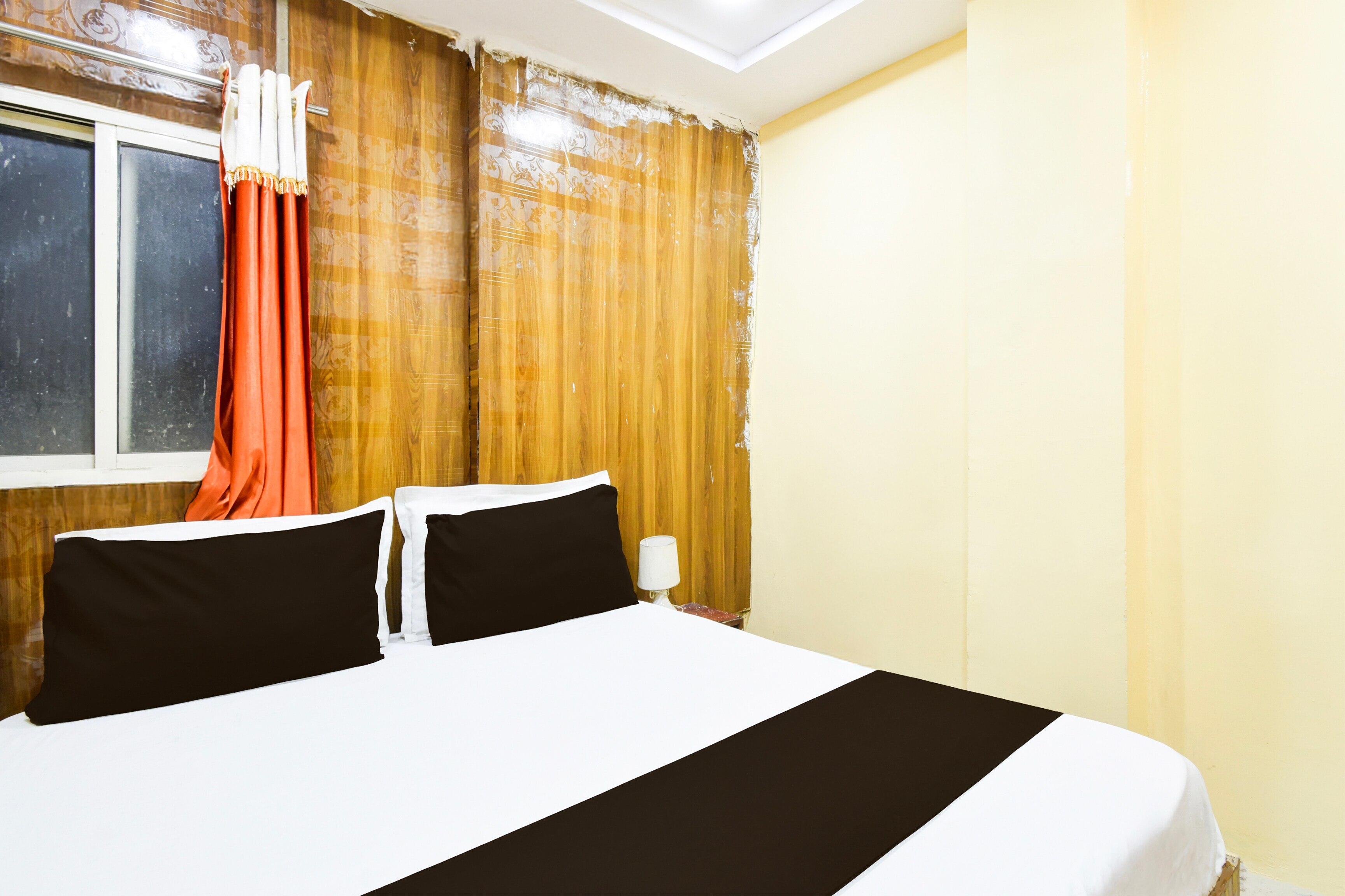 Hotel O Sai Vinayaka - Tap to explore photos