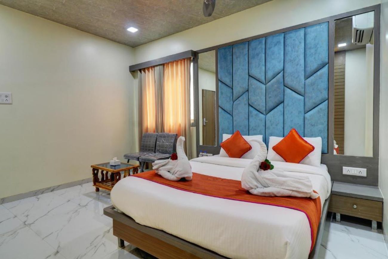 Shree Residency Lodging and Boarding - Tap to explore photos