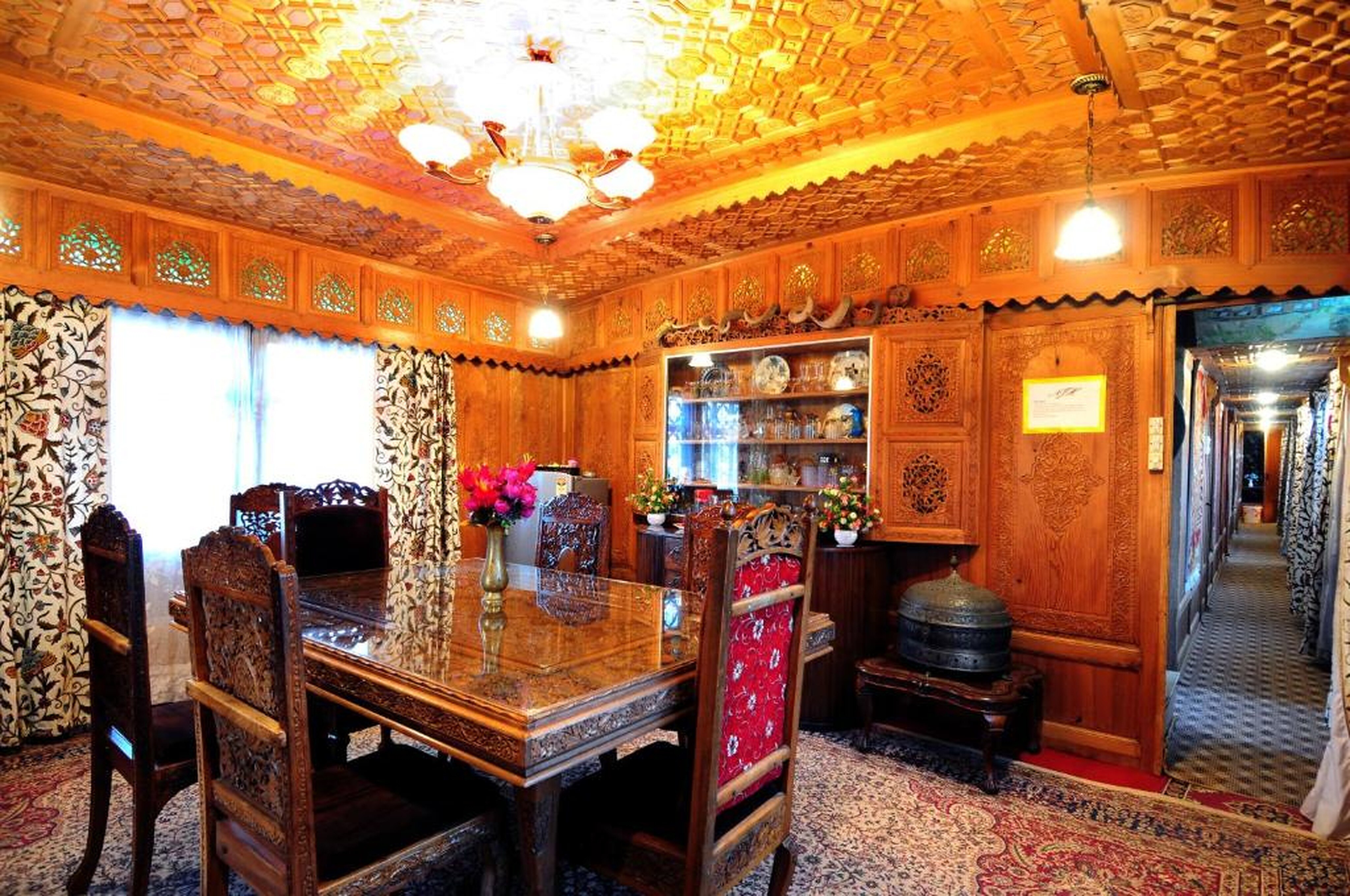 Nigeen Heritage Houseboat - Tap to explore photos
