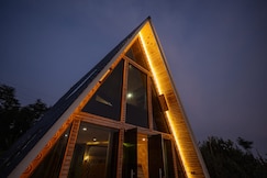 A frame StarGazing chalet Glass roof Jacuzzi, Chail