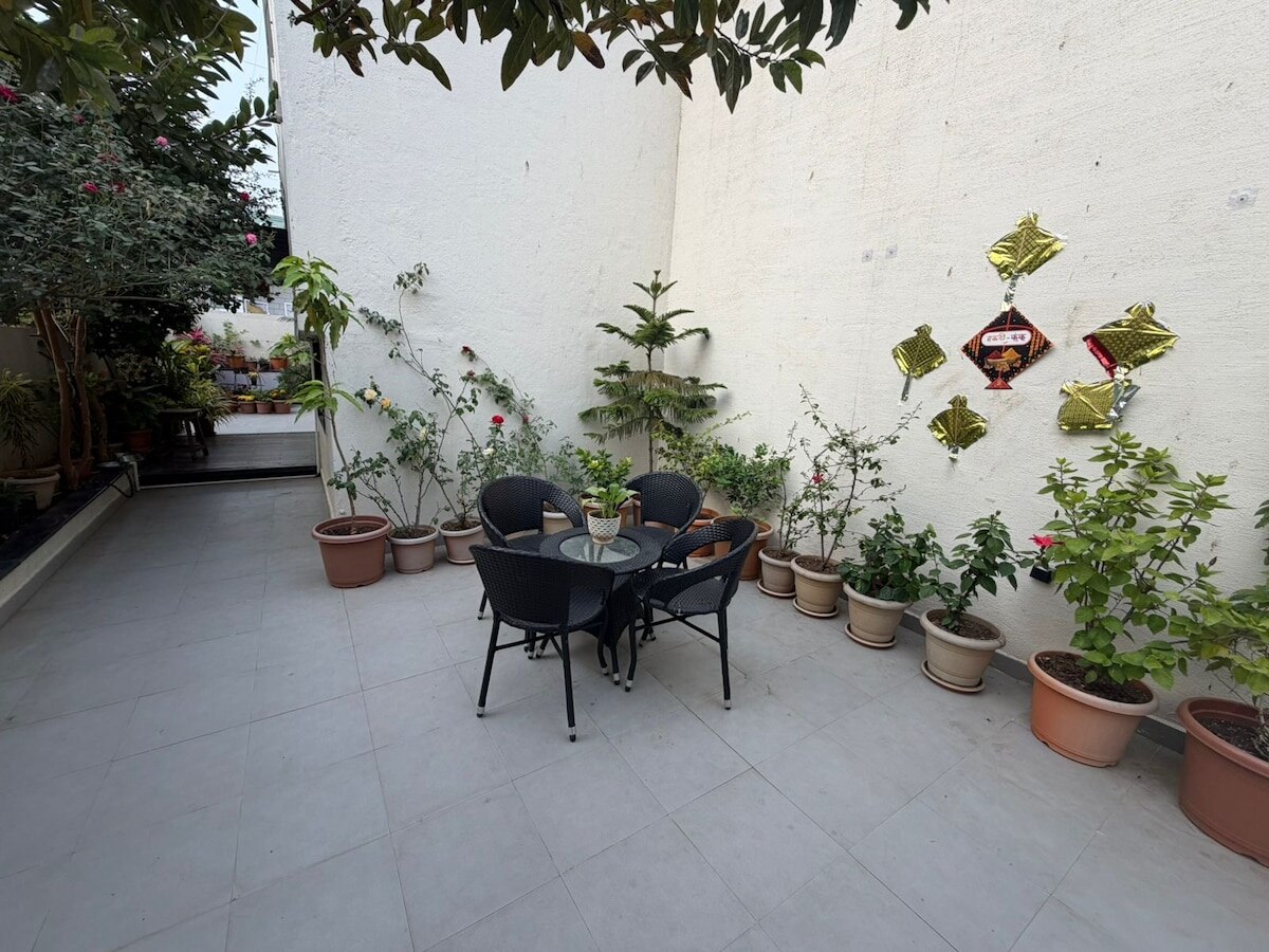 Spacious Garden Home In Heart Of The City 5