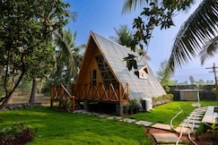Adu's Farm - Wood House, Mahabalipuram