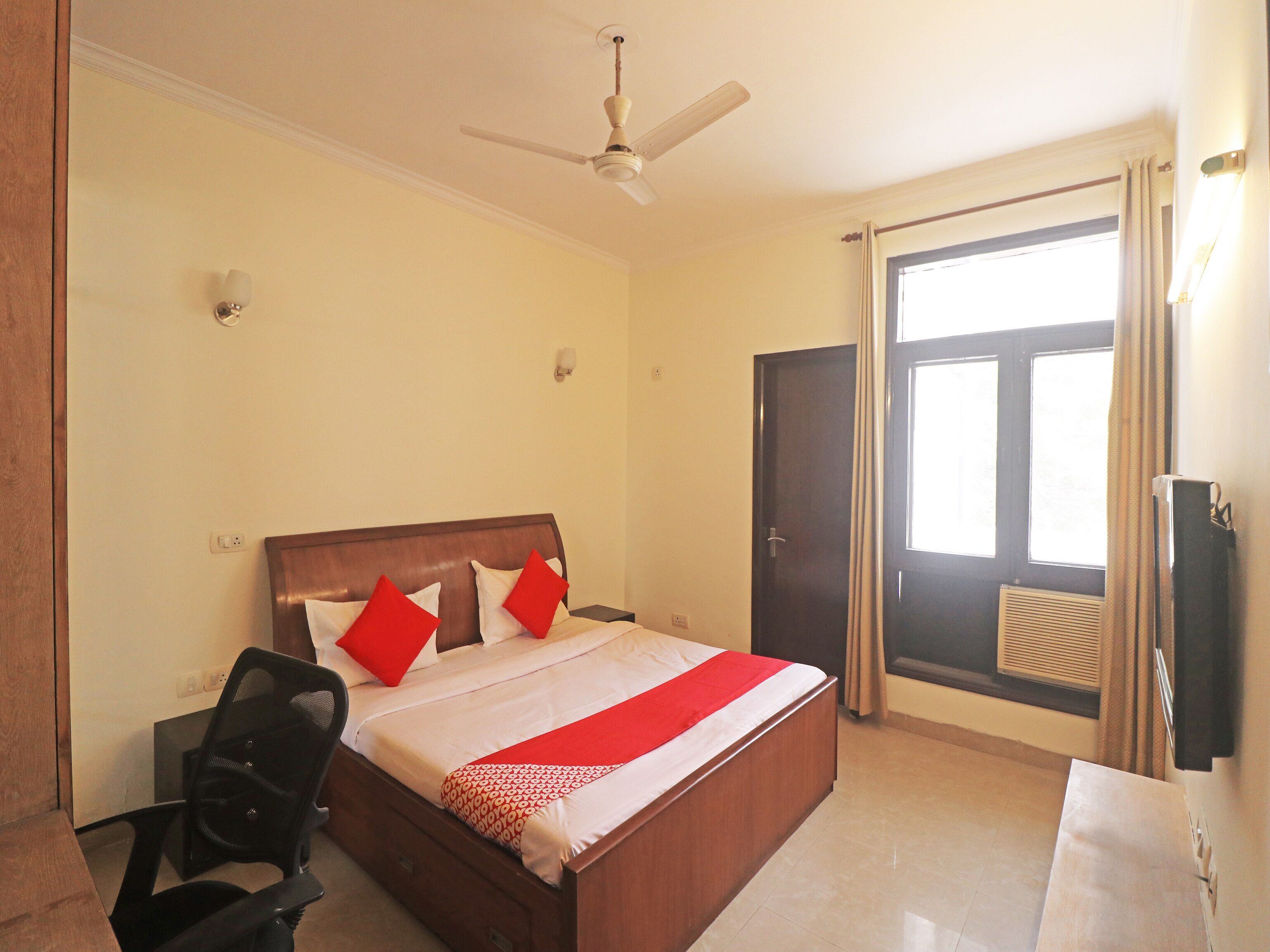 Hotel O Rajvanshi Palace - Tap to explore photos
