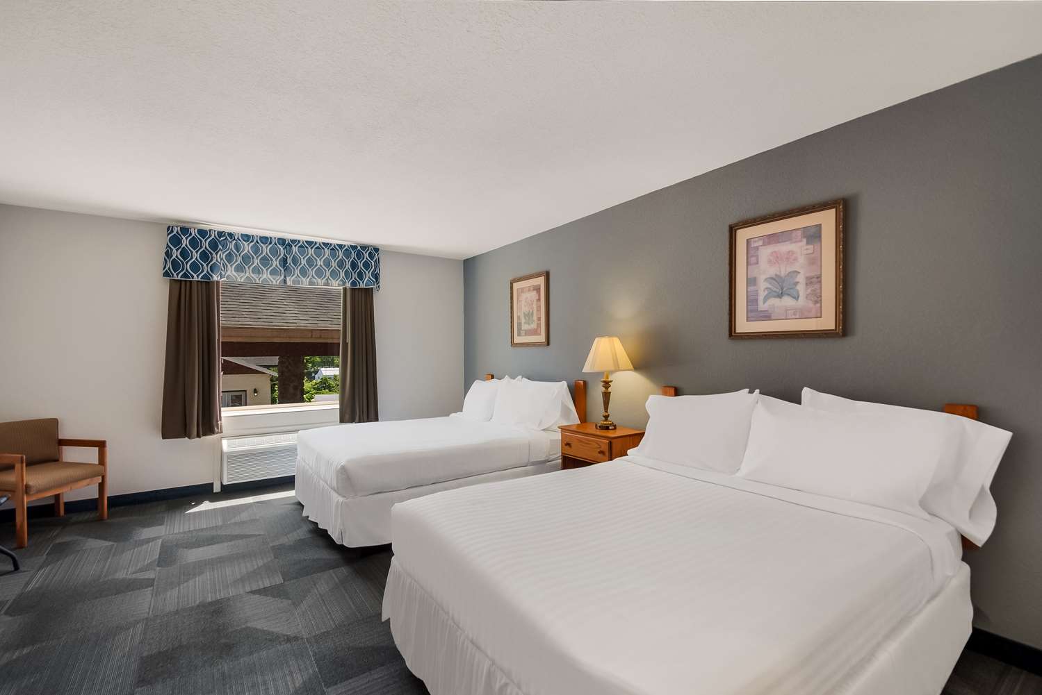 SureStay Plus Hotel by Best Western Berkeley Springs - Tap to explore photos