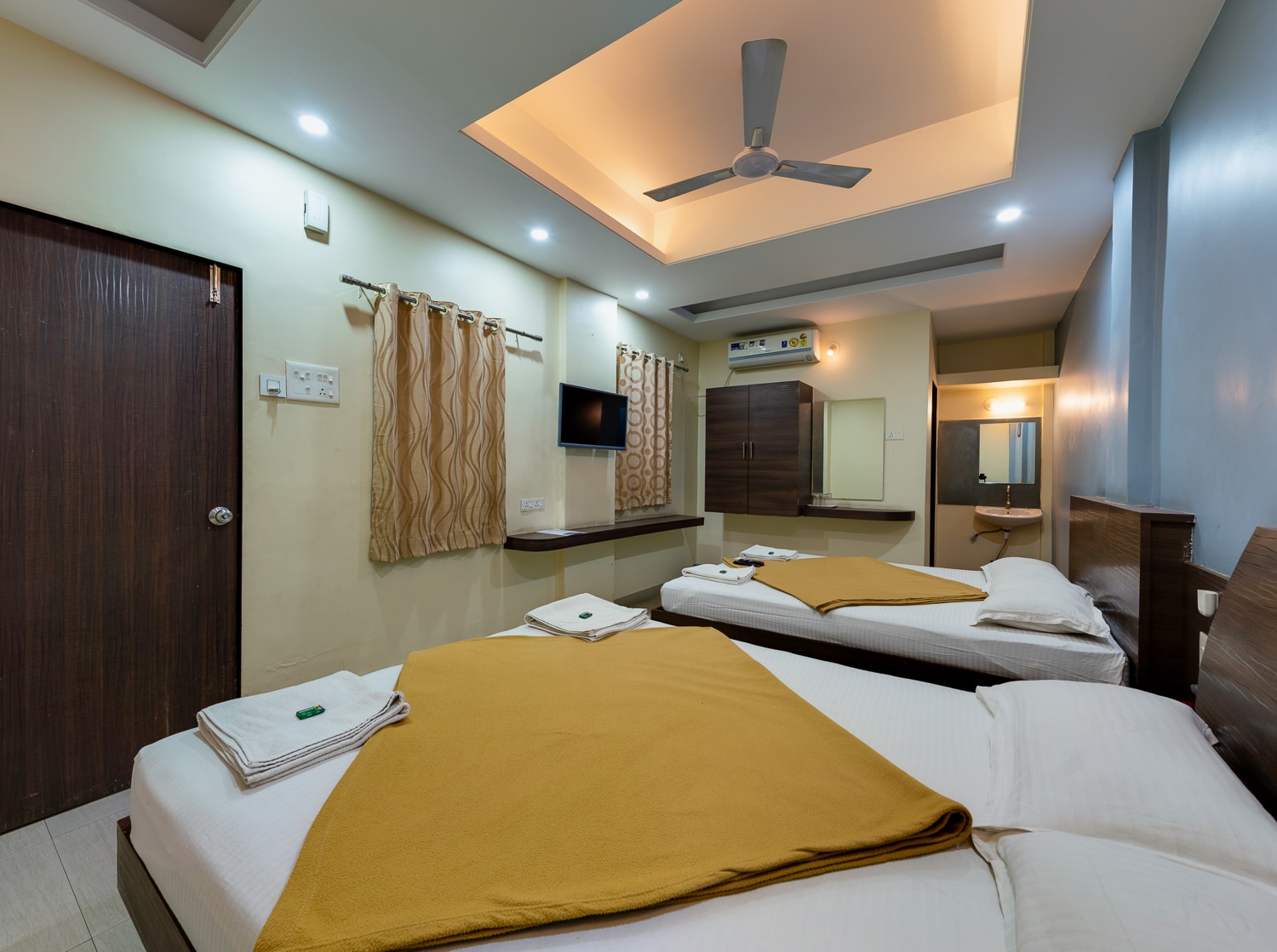 4 Bed Room AC 1