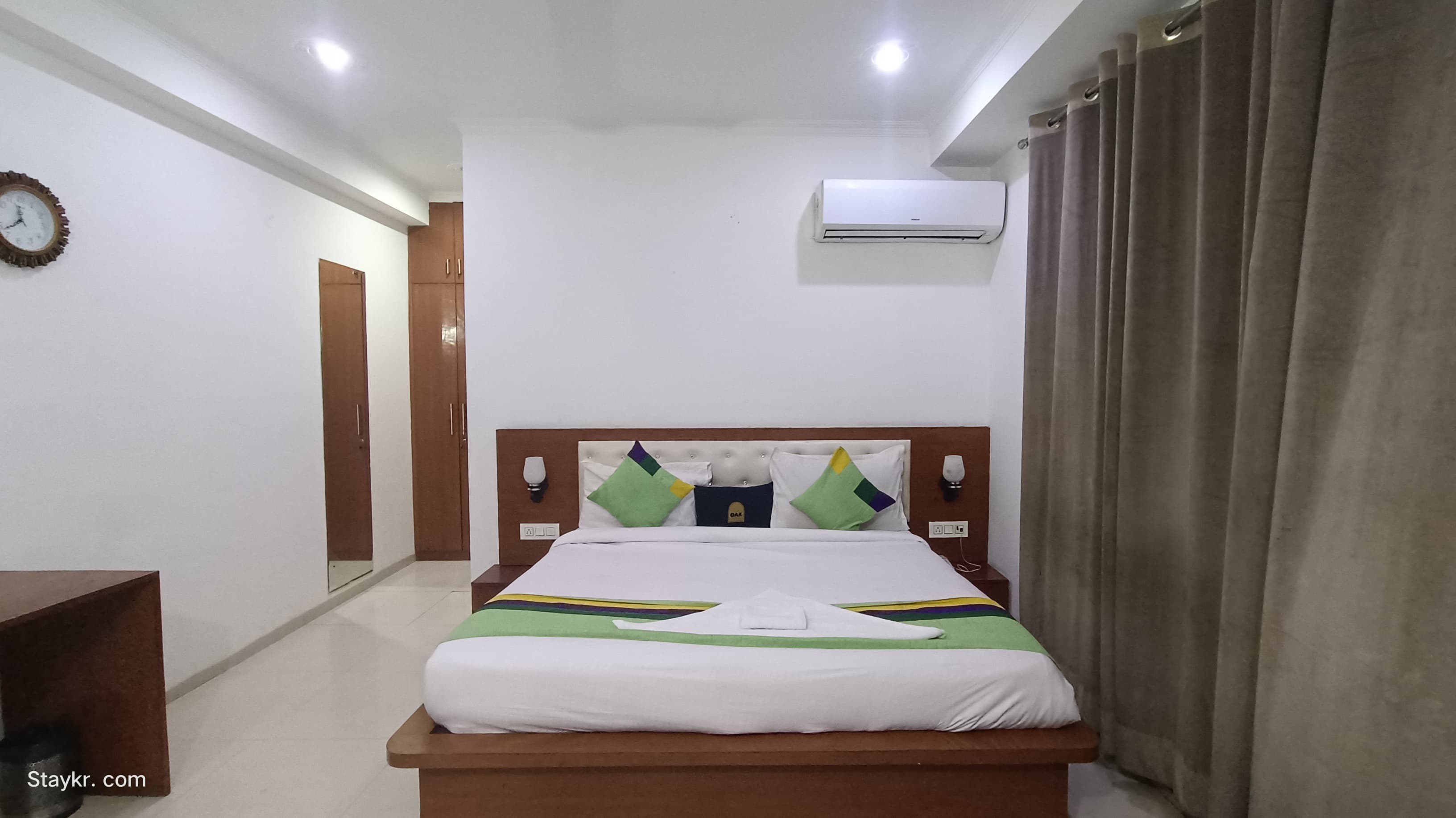 Staykr Rooms & BnB - Tap to explore photos