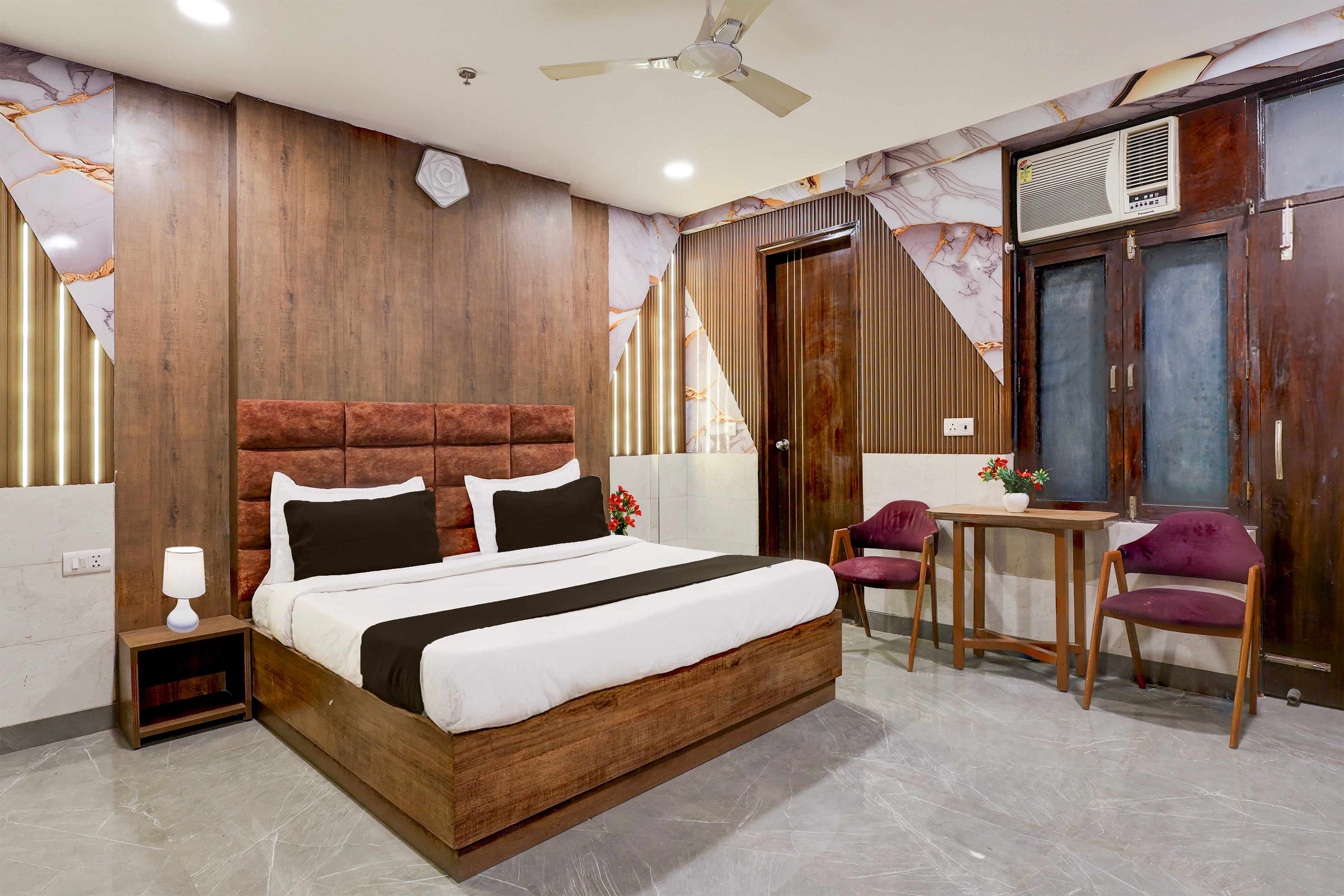 Super Hotel O Alipur Narela - Tap to explore photos