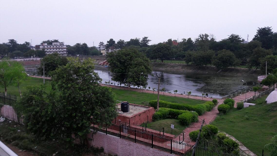 Bodh Gaya Guest House - Tap to explore photos