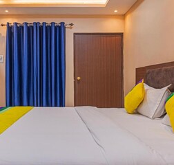 Deluxe Room(1King Size Bed)