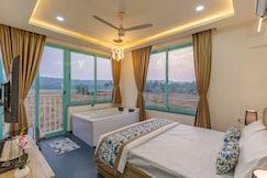 The Paradise by the Fields, Goa