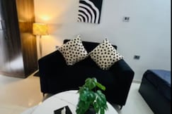 Dark Studio Near Airport WiFi Couple Friendly, Pune