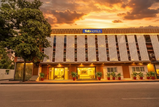 FabHotel Landmark Residency - Nr. MIDC Turbhe