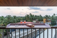 Cardinal Nest by @thekiwistays, Goa