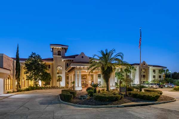 Best Western Gateway Grand - Tap to explore photos